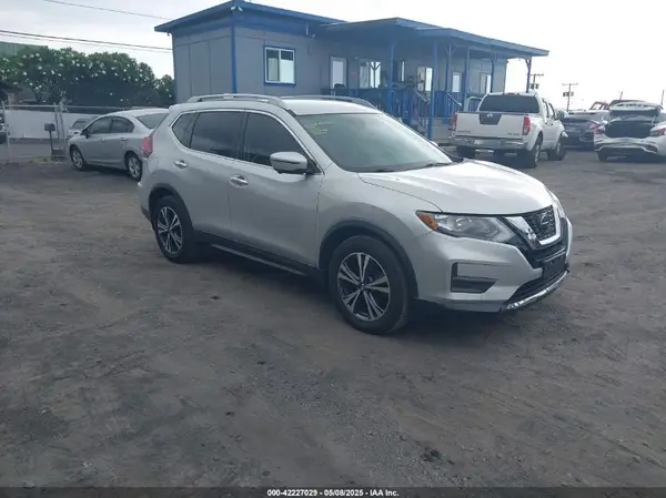 5N1AT2MT5KC707913 2019 NISSAN ROGUE - Image 1