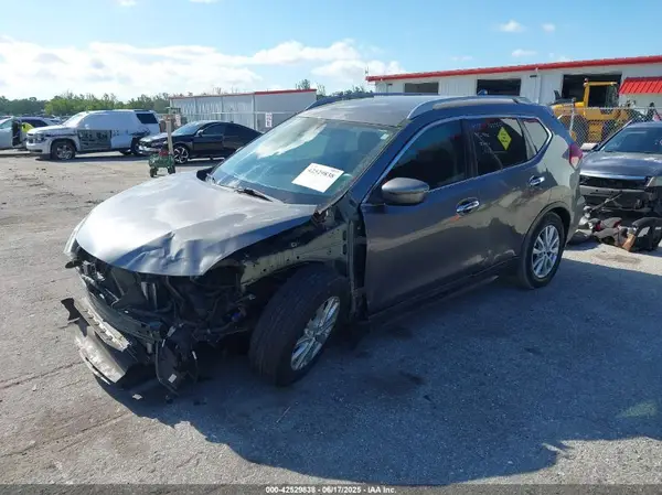 5N1AT2MT5KC716949 2019 NISSAN ROGUE - Image 2