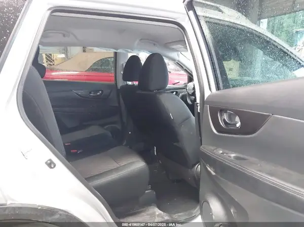 5N1AT2MT5KC748526 2019 NISSAN ROGUE - Image 8