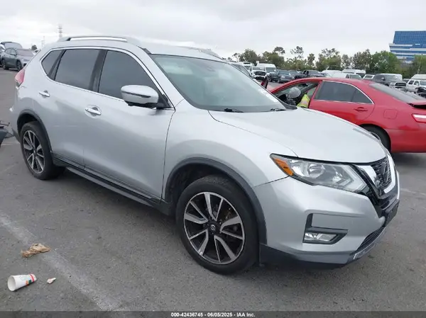 5N1AT2MT5KC750857 2019 NISSAN ROGUE - Image 1