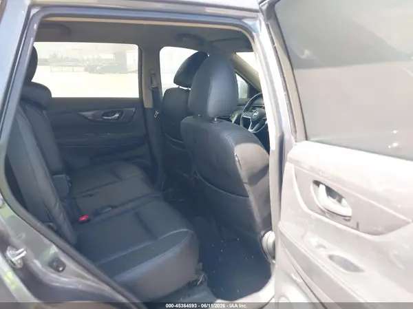 5N1AT2MT5KC796995 2019 NISSAN ROGUE - Image 8
