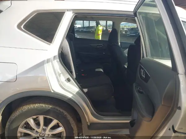 5N1AT2MT5KC812371 2019 NISSAN ROGUE - Image 8