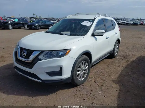 5N1AT2MT6HC740945 2017 NISSAN ROGUE - Image 2