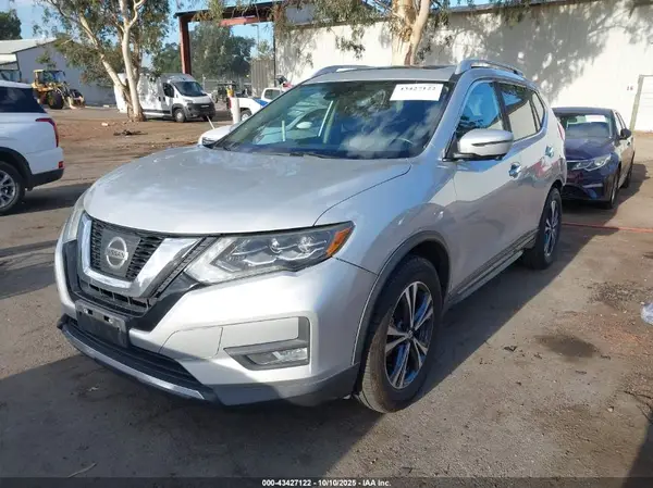 5N1AT2MT6HC752335 2017 NISSAN ROGUE - Image 2