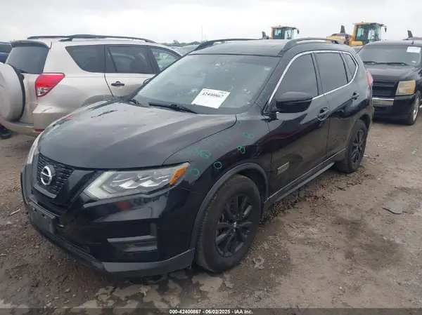 5N1AT2MT6HC756272 2017 NISSAN ROGUE - Image 2