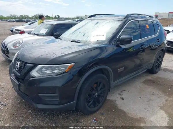 5N1AT2MT6HC768762 2017 NISSAN ROGUE - Image 2