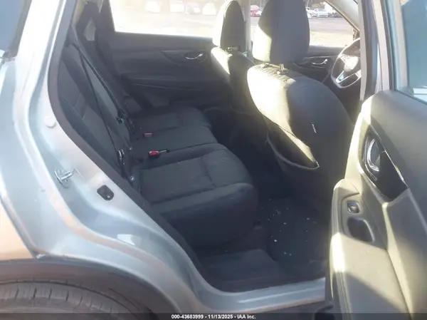 5N1AT2MT6HC779762 2017 NISSAN ROGUE - Image 8