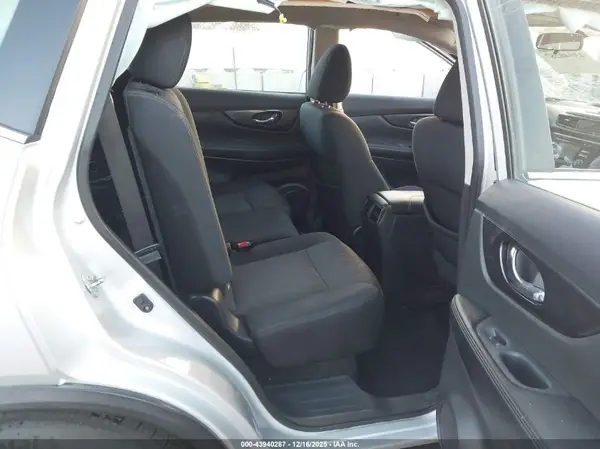 5N1AT2MT6HC781320 2017 NISSAN ROGUE - Image 8