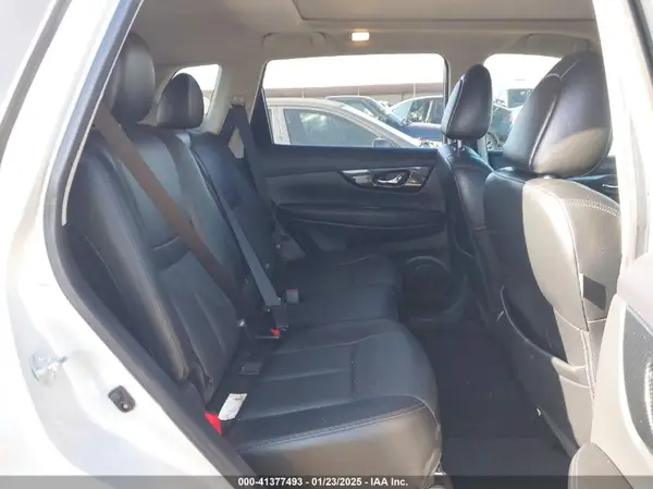 5N1AT2MT6HC782502 2017 NISSAN ROGUE - Image 8