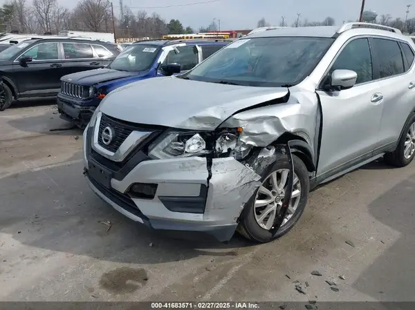 5N1AT2MT6HC824702 2017 NISSAN ROGUE - Image 2