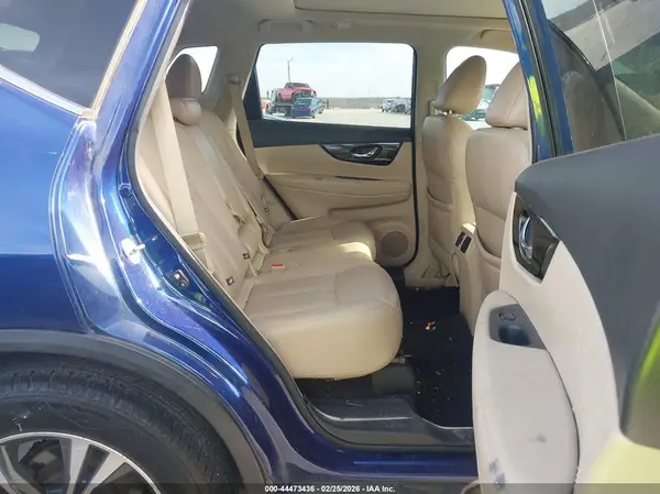 5N1AT2MT6HC829091 2017 NISSAN ROGUE - Image 8