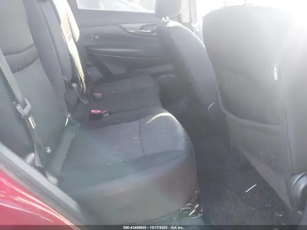 5N1AT2MT6HC837109 2017 NISSAN ROGUE - Image 8