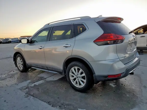 5N1AT2MT6HC837613 2017 NISSAN ROGUE - Image 2