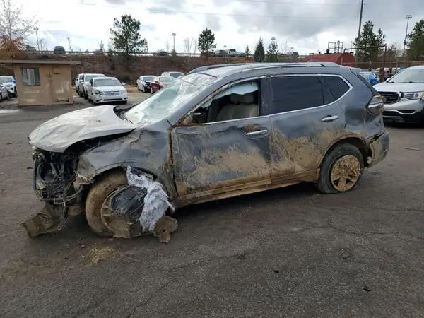 5N1AT2MT6HC844805 2017 NISSAN ROGUE - Image 1
