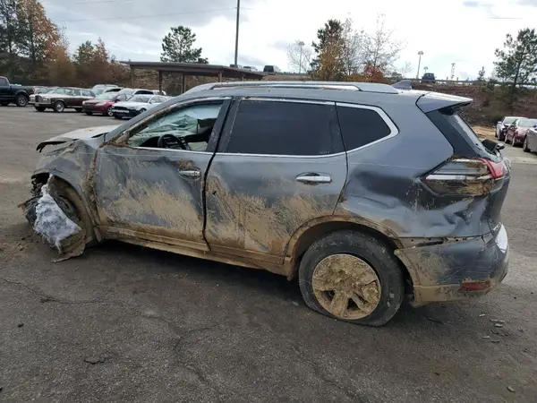 5N1AT2MT6HC844805 2017 NISSAN ROGUE - Image 2