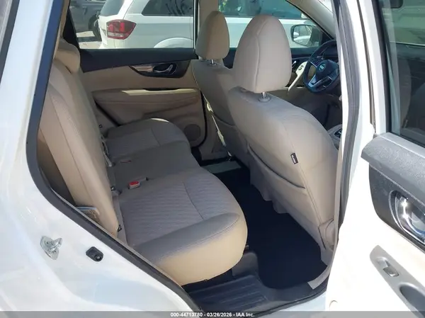5N1AT2MT6HC844951 2017 NISSAN ROGUE - Image 8