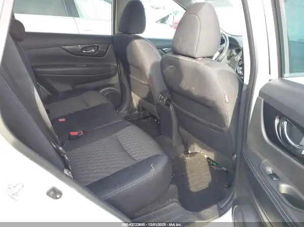 5N1AT2MT6HC866397 2017 NISSAN ROGUE - Image 8