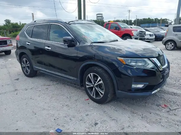 5N1AT2MT6HC876704 2017 NISSAN ROGUE - Image 1