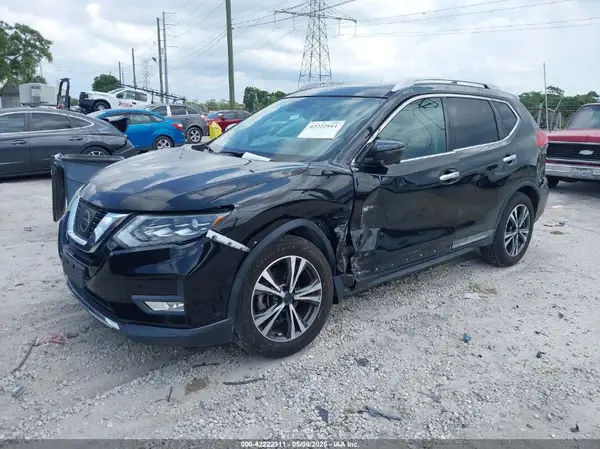 5N1AT2MT6HC876704 2017 NISSAN ROGUE - Image 2