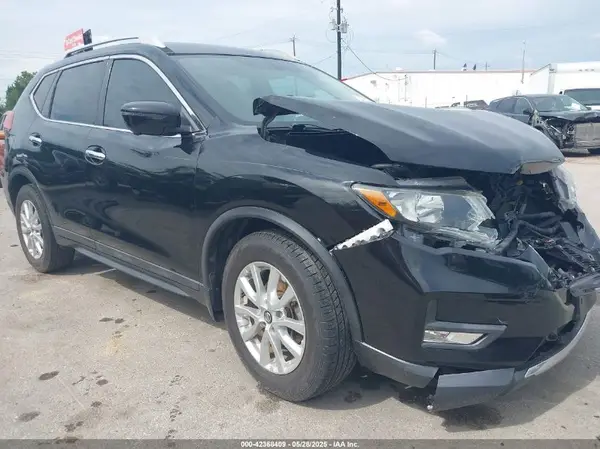 5N1AT2MT6HC878310 2017 NISSAN ROGUE - Image 1