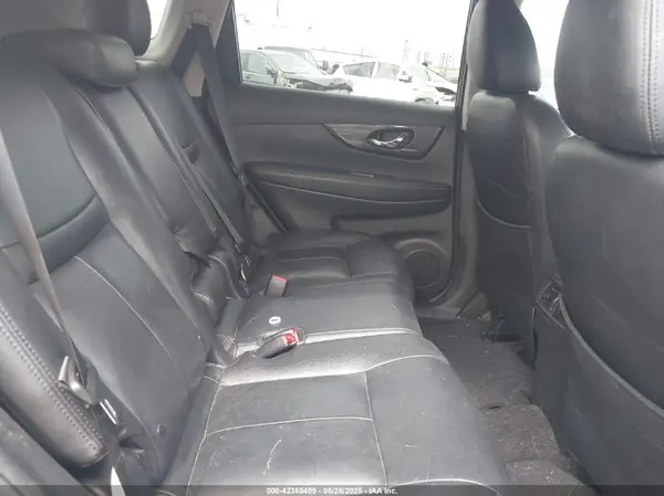 5N1AT2MT6HC878310 2017 NISSAN ROGUE - Image 8