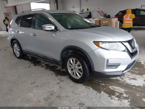5N1AT2MT6JC707823 2018 NISSAN ROGUE - Image 1