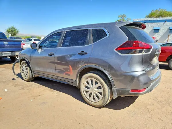 5N1AT2MT6JC708325 2018 NISSAN ROGUE - Image 2