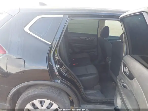 5N1AT2MT6JC709667 2018 NISSAN ROGUE - Image 8