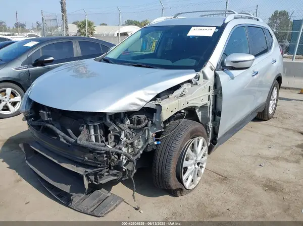 5N1AT2MT6JC711760 2018 NISSAN ROGUE - Image 2