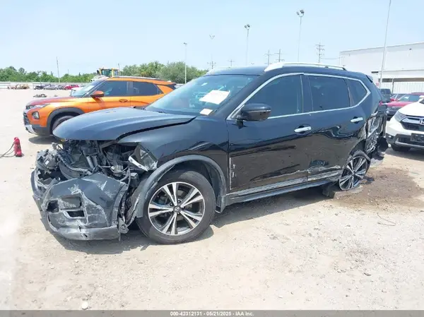 5N1AT2MT6JC711824 2018 NISSAN ROGUE - Image 2