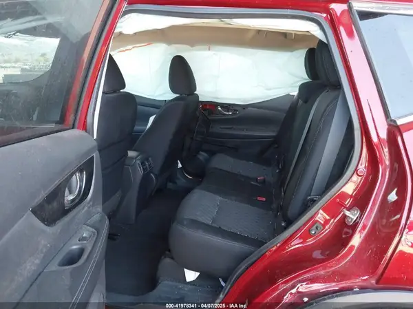5N1AT2MT6JC718823 2018 NISSAN ROGUE - Image 8