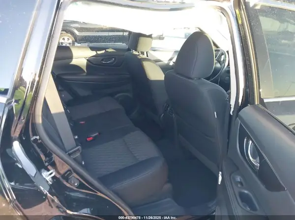 5N1AT2MT6JC729059 2018 NISSAN ROGUE - Image 8