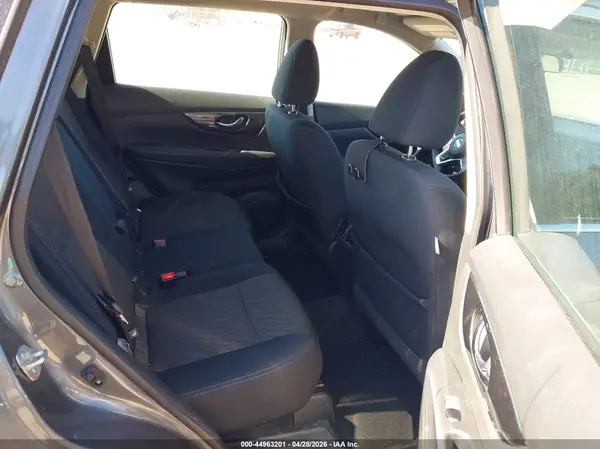 5N1AT2MT6JC733421 2018 NISSAN ROGUE - Image 8