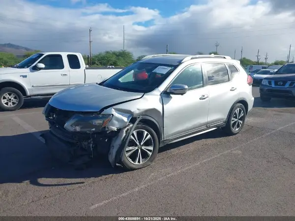 5N1AT2MT6JC739784 2018 NISSAN ROGUE - Image 2