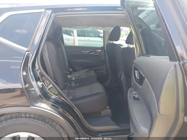 5N1AT2MT6JC749537 2018 NISSAN ROGUE - Image 8