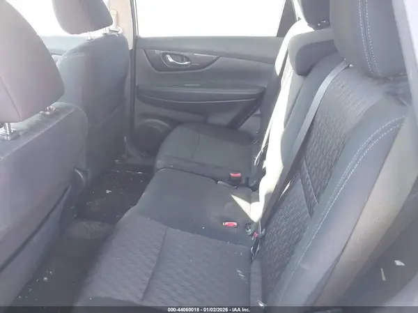 5N1AT2MT6JC755421 2018 NISSAN ROGUE - Image 8