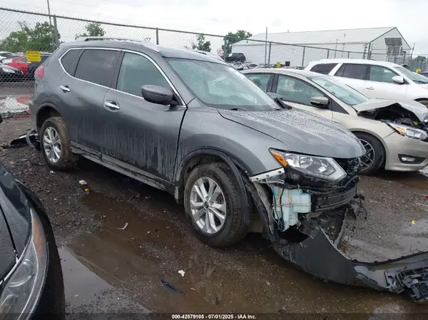 5N1AT2MT6JC761803 2018 NISSAN ROGUE - Image 1