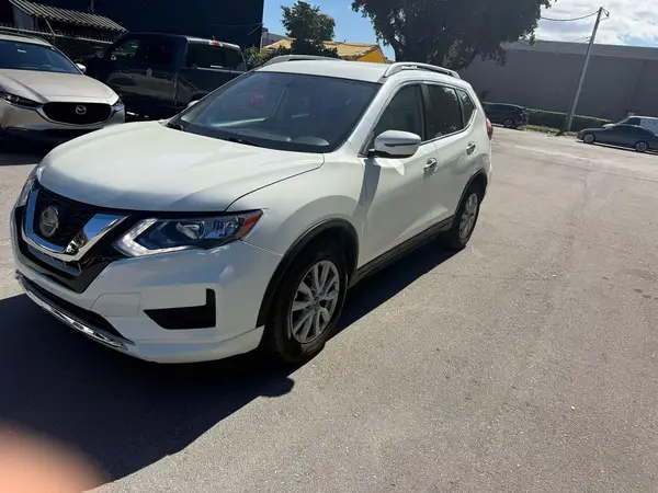 5N1AT2MT6JC768525 2018 NISSAN ROGUE - Image 2