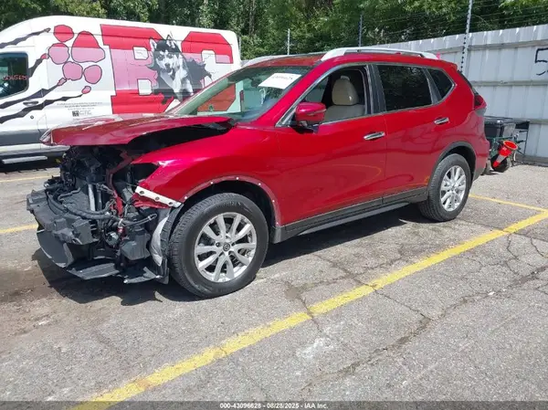5N1AT2MT6JC769965 2018 NISSAN ROGUE - Image 2