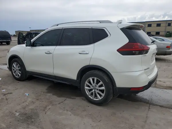 5N1AT2MT6JC769996 2018 NISSAN ROGUE - Image 2