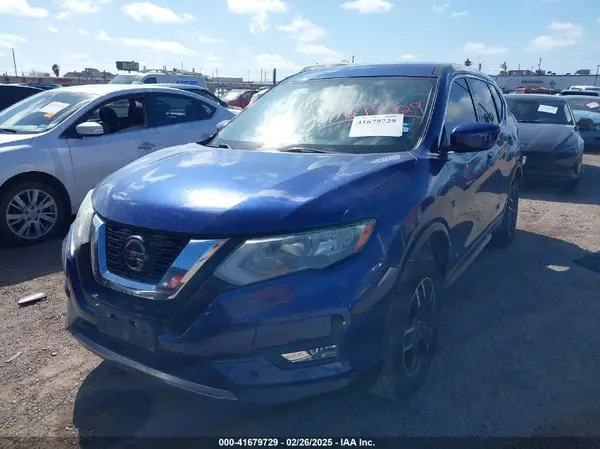 5N1AT2MT6JC776737 2018 NISSAN ROGUE - Image 2