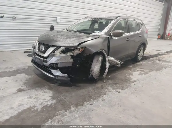 5N1AT2MT6JC777225 2018 NISSAN ROGUE - Image 2