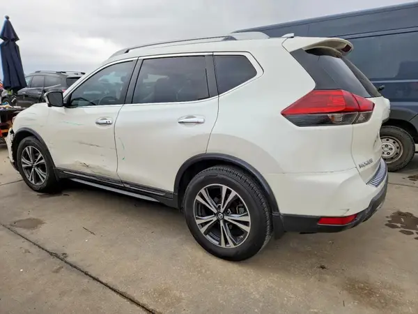 5N1AT2MT6JC783848 2018 NISSAN ROGUE - Image 2