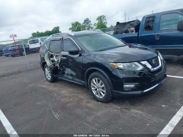 5N1AT2MT6JC784983 2018 NISSAN ROGUE - Image 1