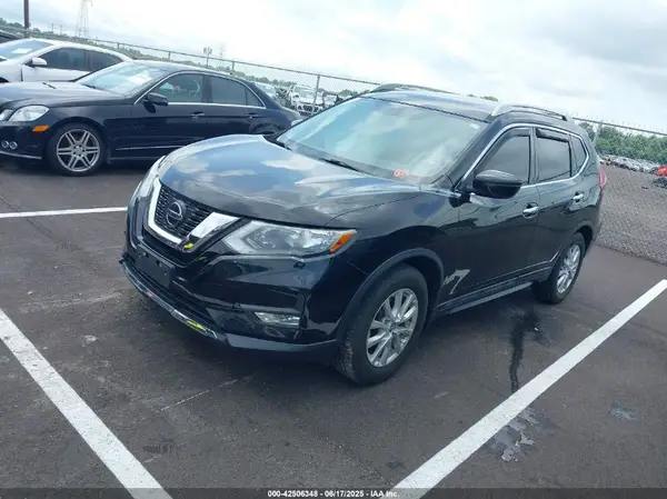 5N1AT2MT6JC784983 2018 NISSAN ROGUE - Image 2