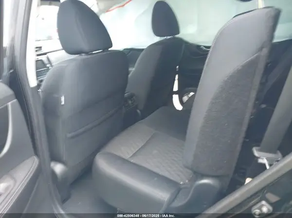 5N1AT2MT6JC784983 2018 NISSAN ROGUE - Image 8