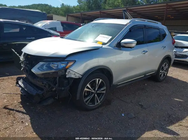 5N1AT2MT6JC793490 2018 NISSAN ROGUE - Image 2