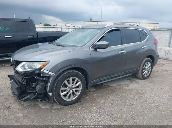 5N1AT2MT6JC814855 2018 NISSAN ROGUE - Image 2