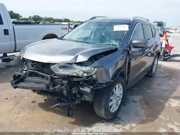 5N1AT2MT6JC817061 2018 NISSAN ROGUE - Image 2