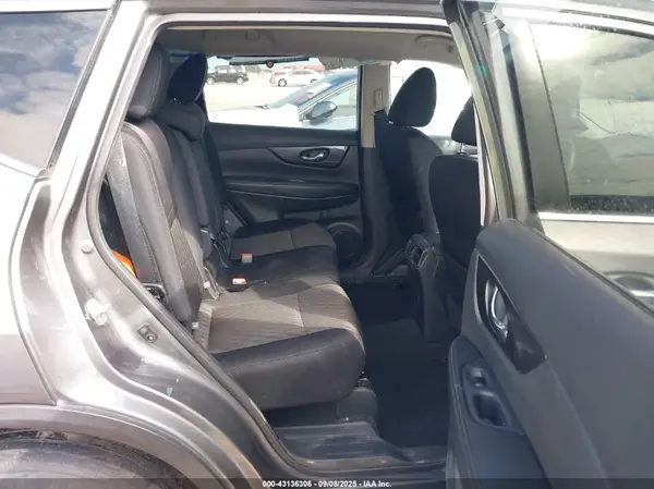 5N1AT2MT6JC817061 2018 NISSAN ROGUE - Image 8